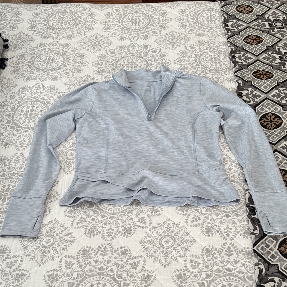 Apana Heather Blue/Gray Pullover